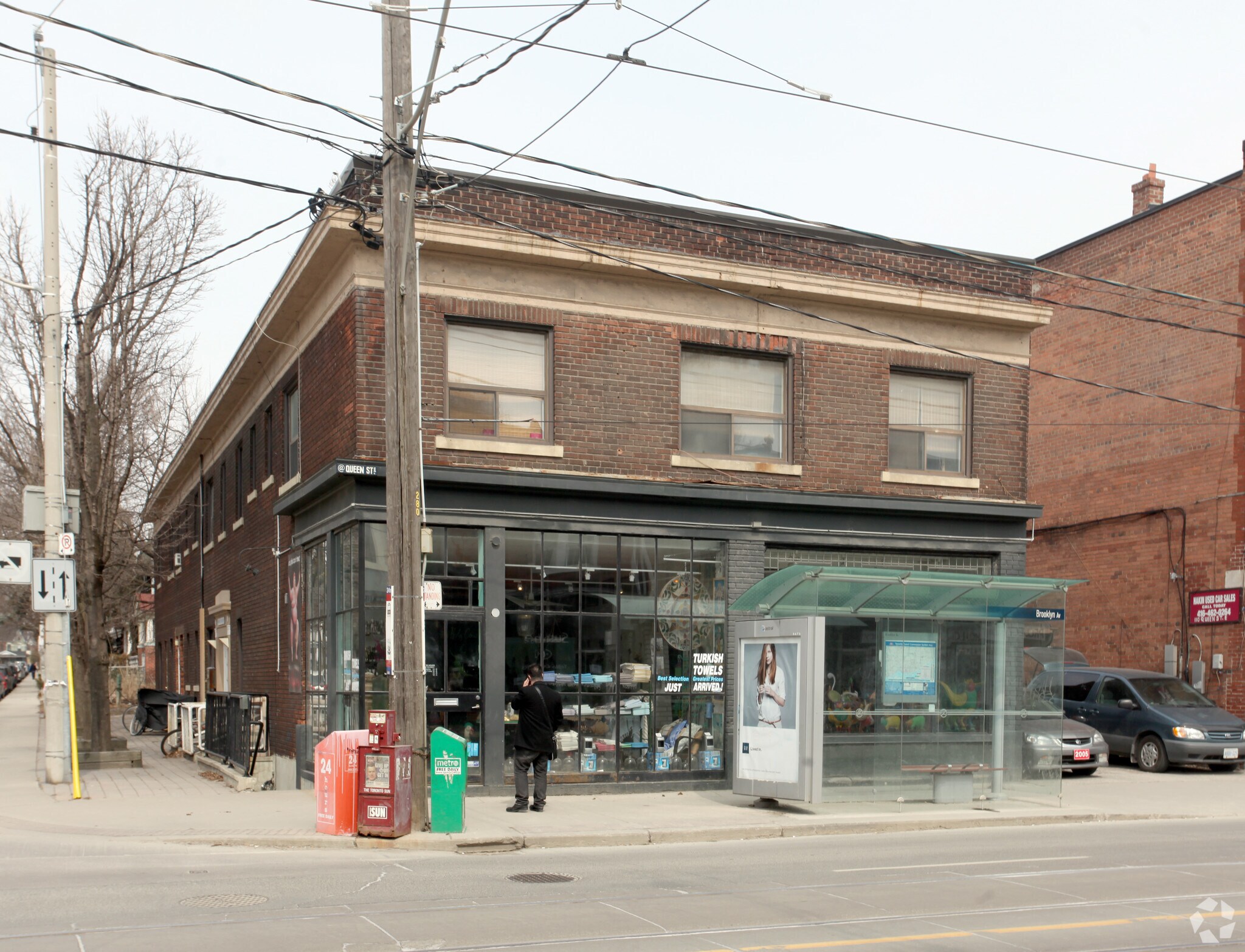 1100 Queen St E, Toronto, ON à vendre Photo principale- Image 1 de 1