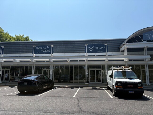 Plus de détails pour 410 Lightfoot Rd, Williamsburg, VA - Commerce de détail à louer