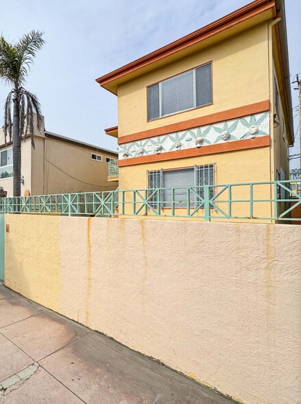 19 19th Ave, Venice, CA à vendre - Photo du bâtiment - Image 2 de 12