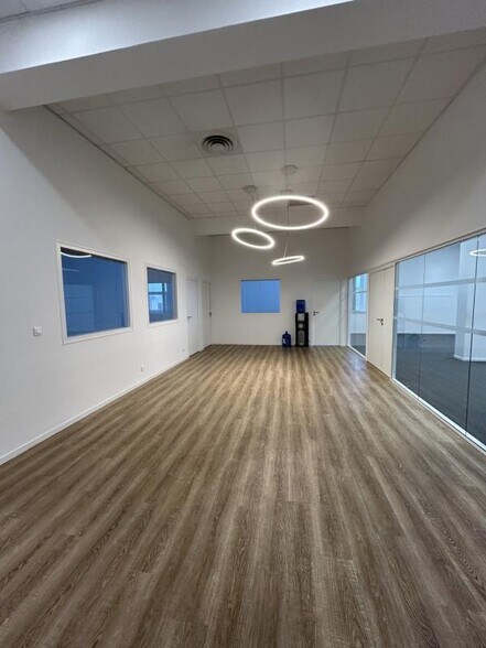 Office in Bétheny for sale - Interior Photo - Image 1 of 16