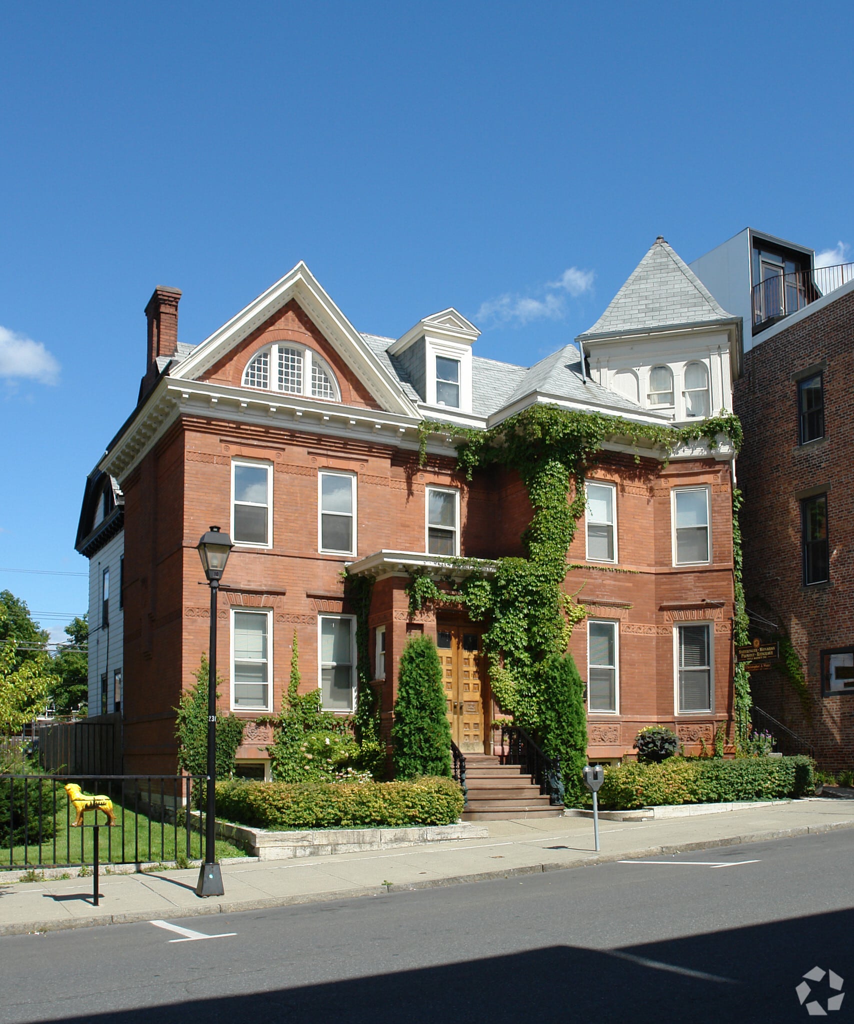 420 Warren St, Hudson, NY for sale Primary Photo- Image 1 of 41