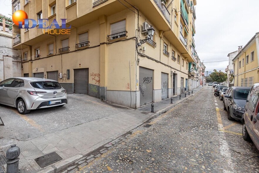 Commerce de détail dans Granada, Granada à vendre - Photo du bâtiment - Image 3 de 12