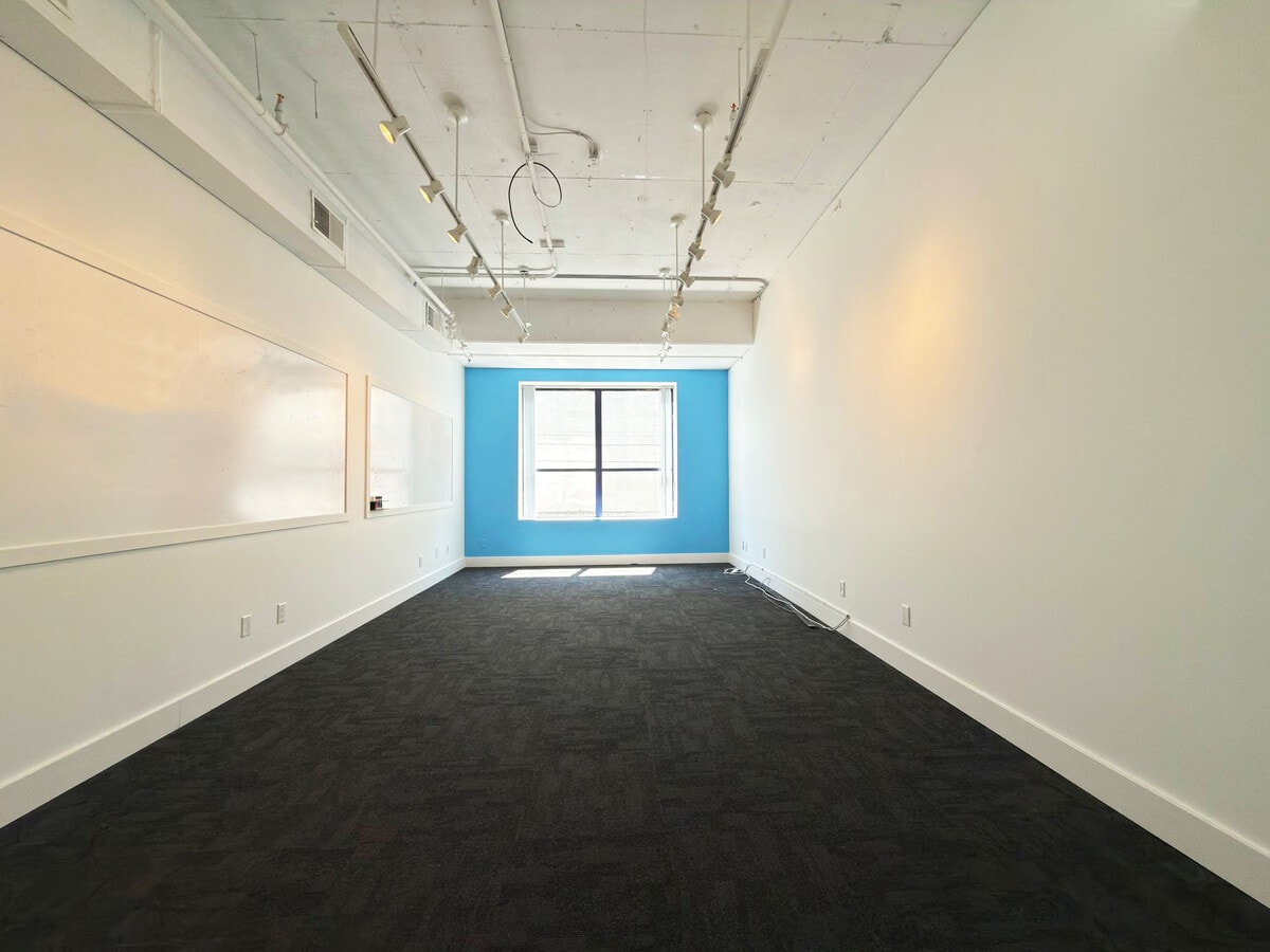 118-128 W 6th Ave, Vancouver, BC V5Y 1K3 - Unit 210 -  - Interior Photo - Image 2 of 23