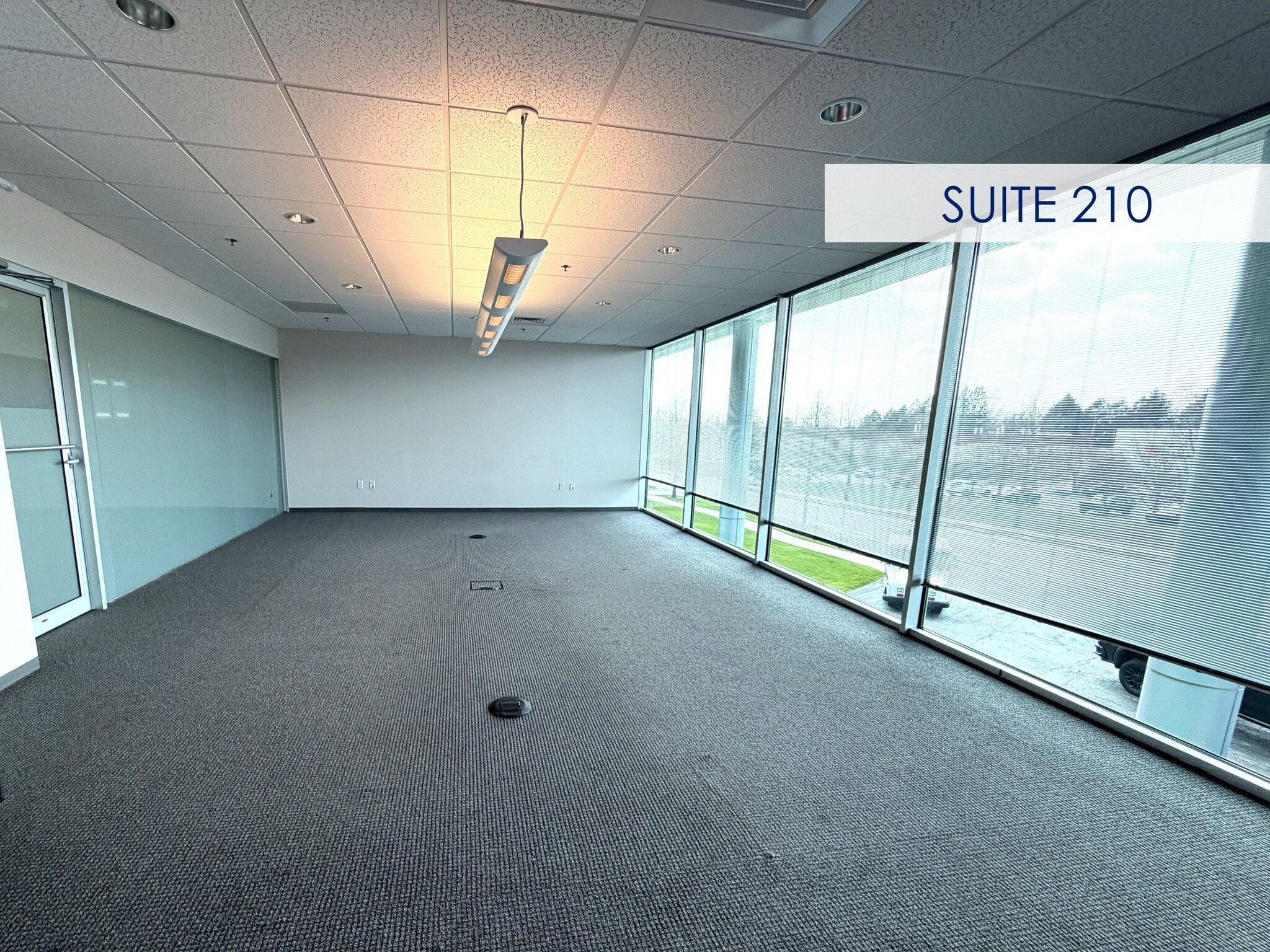 2100 S Oak St, Champaign, IL à louer Photo intérieure- Image 1 de 1