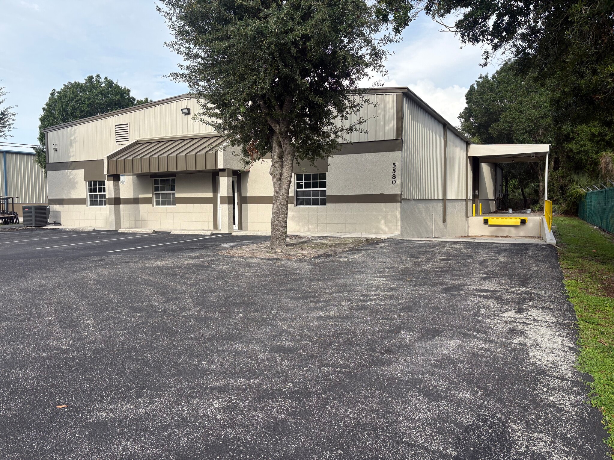 5580 ZIP Dr, Fort Myers, FL for lease Building Photo- Image 1 of 6