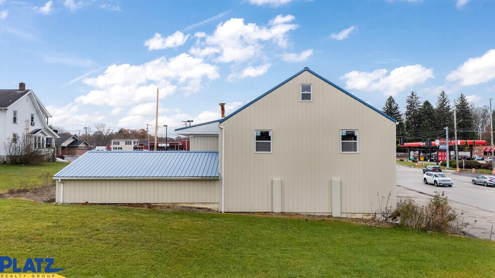 8597 Market St, Youngstown, OH à louer - Photo du bâtiment - Image 3 de 10