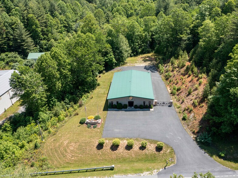 6573 NC 226 Rd, Spruce Pine, NC à vendre - Photo du bâtiment - Image 3 de 13