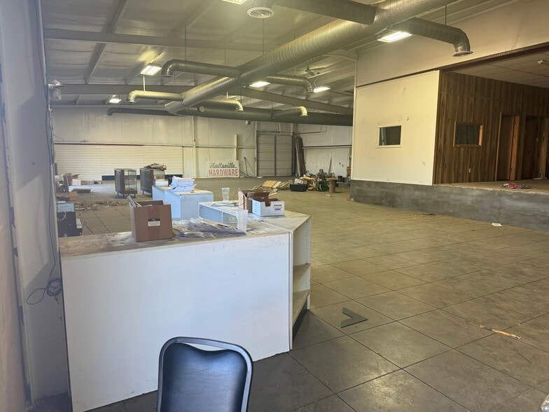 100 East Main St, Hallsville, TX for lease - Building Photo - Image 2 of 11