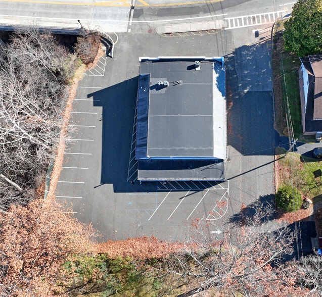 1 S Liberty Dr, Stony Point, NY à vendre - Photo du bâtiment - Image 2 de 34