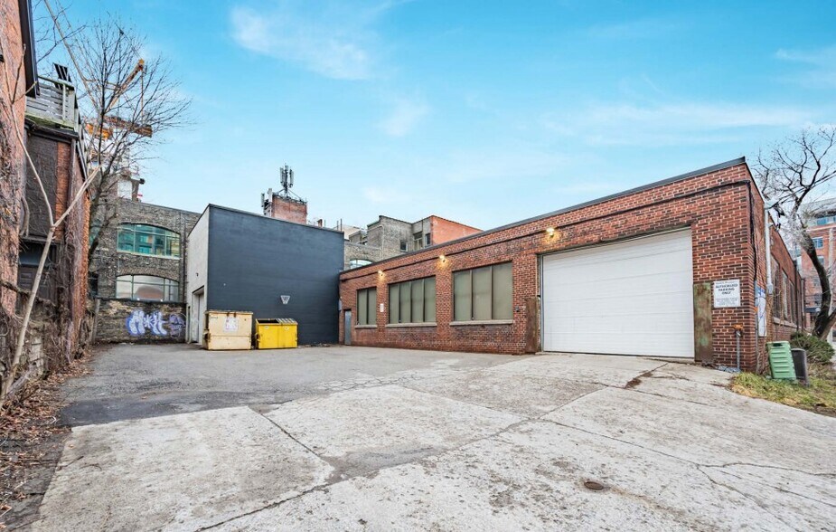485-489 Wellington St W, Toronto, ON à louer - Photo du bâtiment - Image 3 de 3