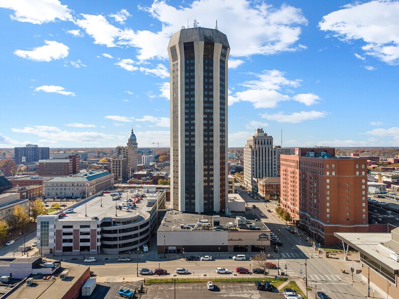 700 E Adams St, Springfield, IL for sale - Building Photo - Image 3 of 15
