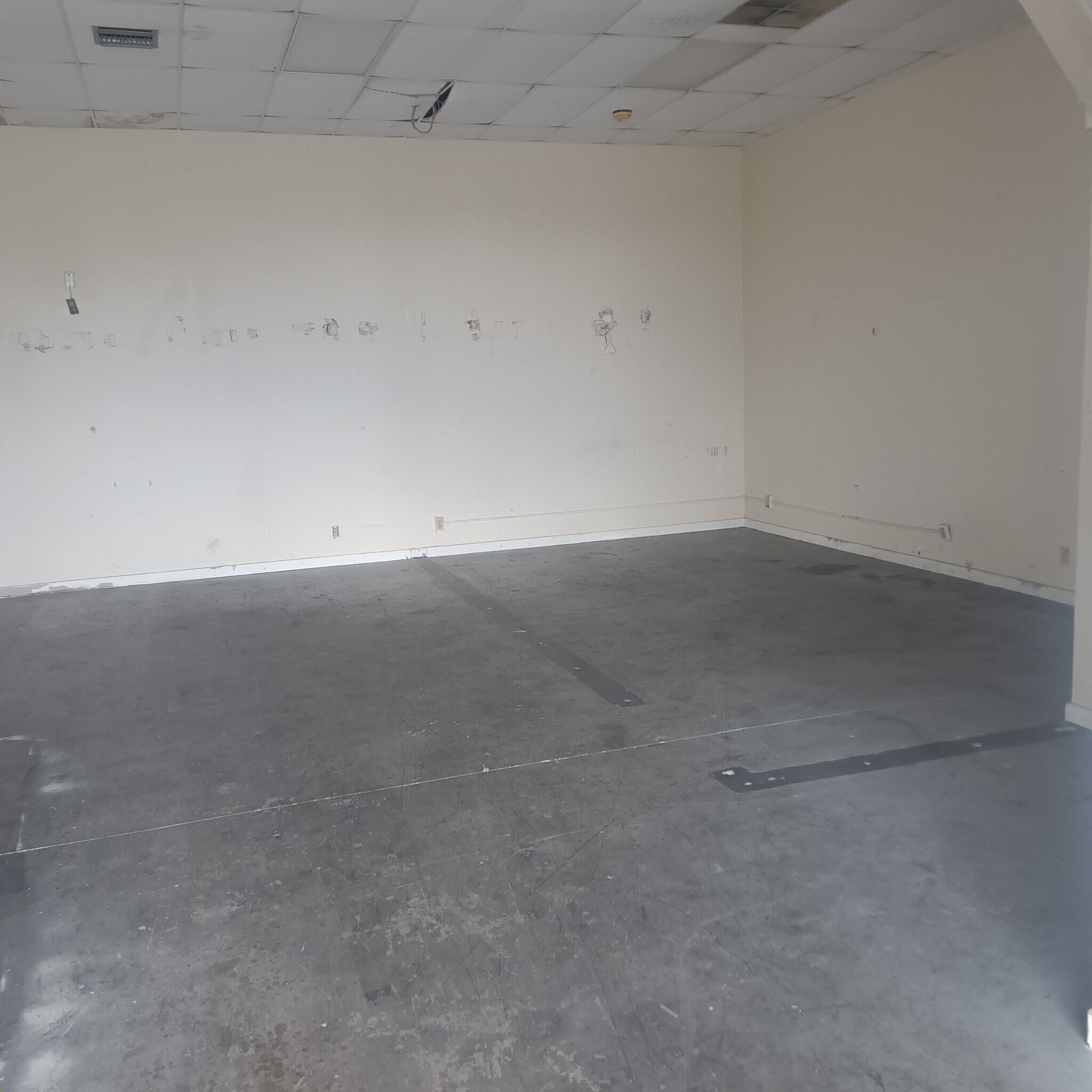 750 E Sample Rd, Pompano Beach, FL for lease Interior Photo- Image 1 of 6