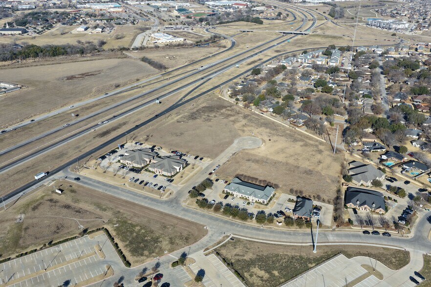 115 Park Place Ct, Waxahachie, TX à louer - Photo du bâtiment - Image 3 de 8