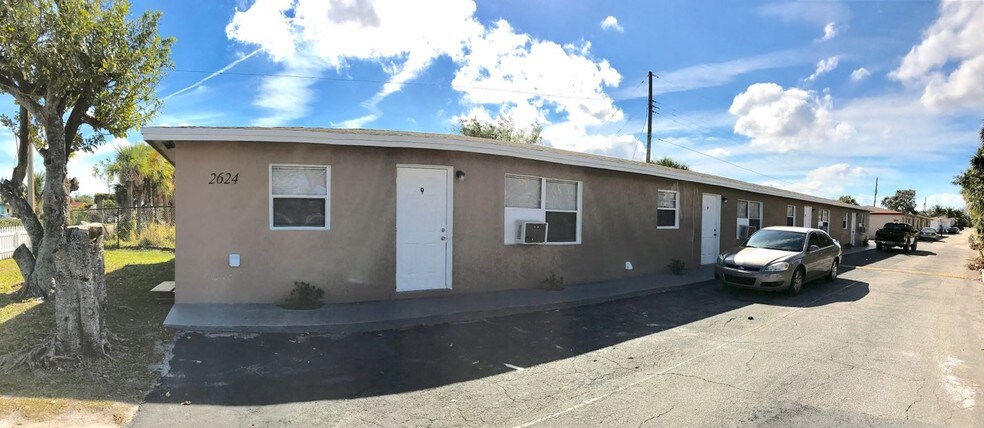 2624 Avenue S, Riviera Beach, FL à vendre - Photo principale - Image 1 de 1