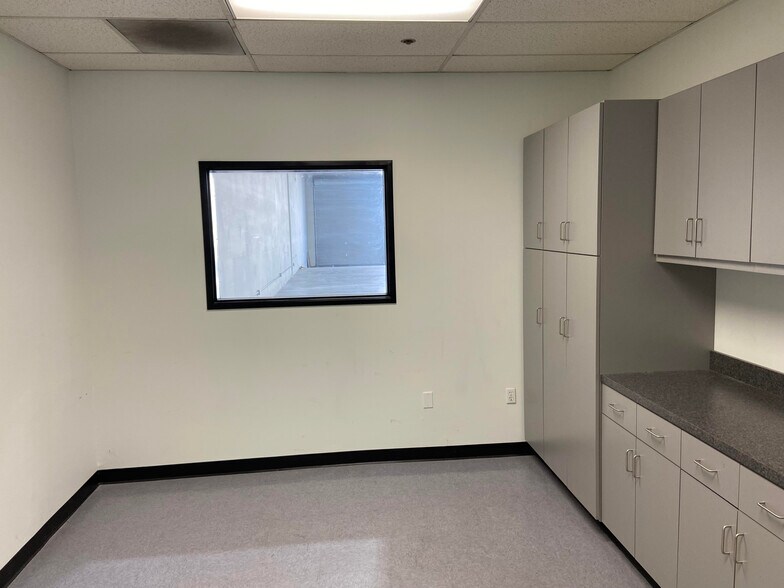 12707 Rives Ave, Downey, CA à louer - Photo du bâtiment - Image 2 de 16