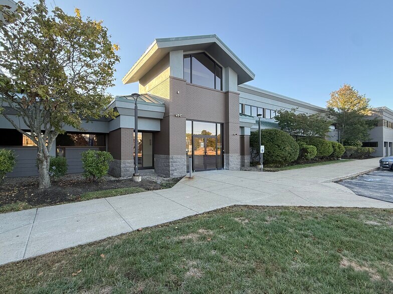 100 Borthwick Ave, Portsmouth, NH à louer - Photo du bâtiment - Image 2 de 6