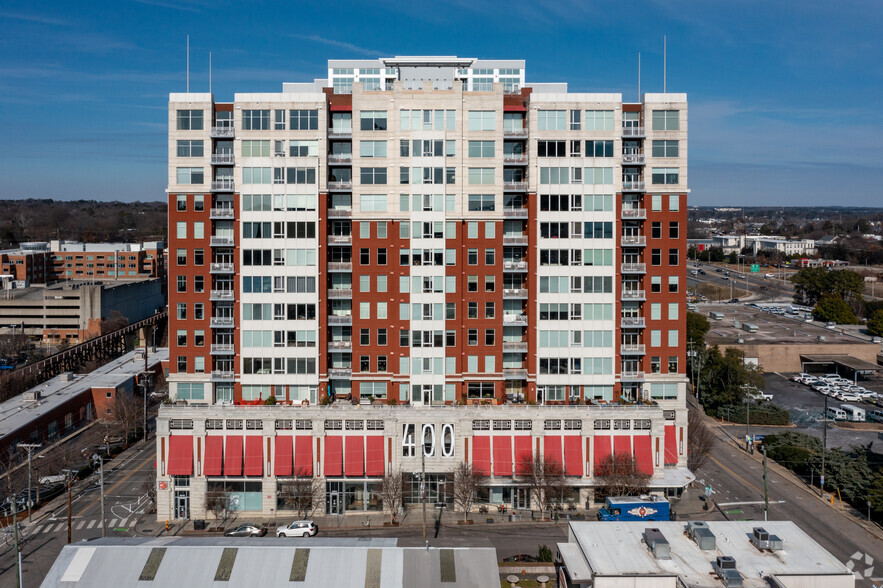 400 W North St, Raleigh, NC à vendre - Photo du bâtiment - Image 3 de 6