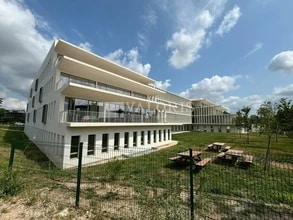 Bureau dans Aix-en-Provence à louer Photo du bâtiment- Image 2 de 6