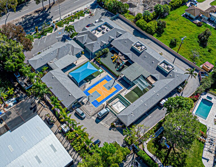 3401 N Harbor Blvd, Fullerton, CA à vendre - Photo du bâtiment - Image 3 de 7