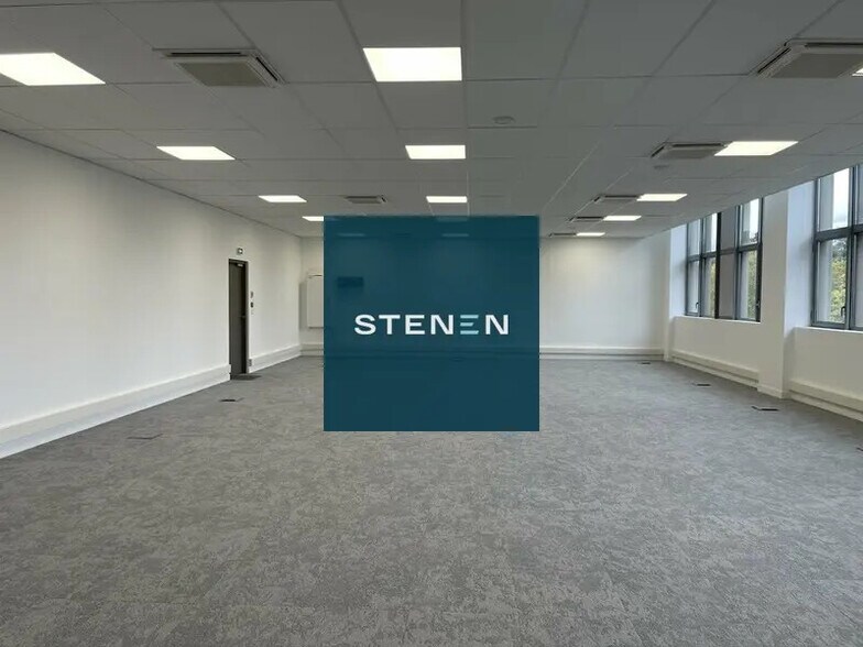 Office in Marseille for lease - Interior Photo - Image 2 of 4