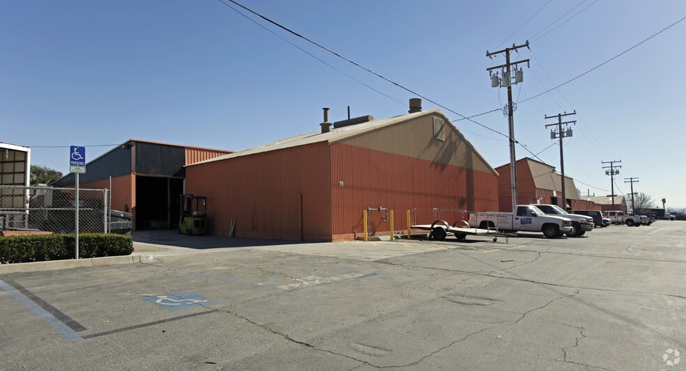 4747 E State St, Montclair, CA for lease - Primary Photo - Image 1 of 3