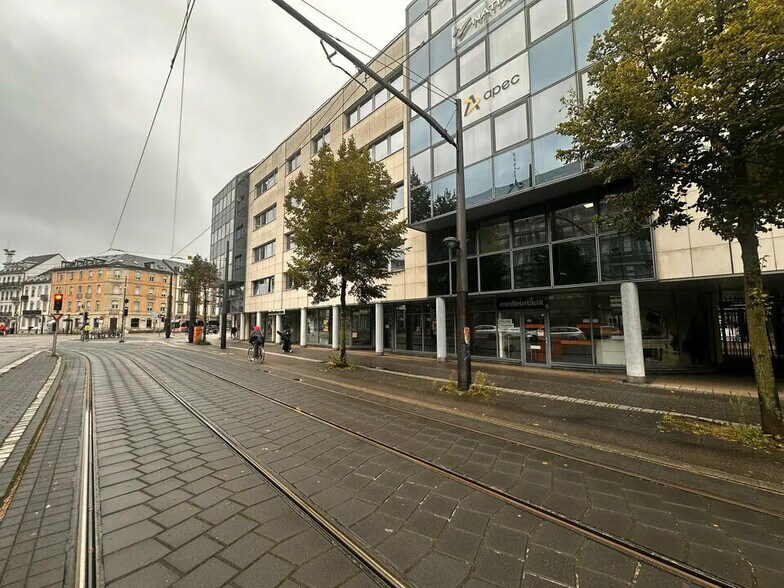 Commerce de détail dans Strasbourg à louer - Photo du bâtiment - Image 2 de 7