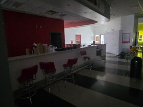 440 US Highway 130, East Windsor, NJ à louer Photo intérieure- Image 2 de 14