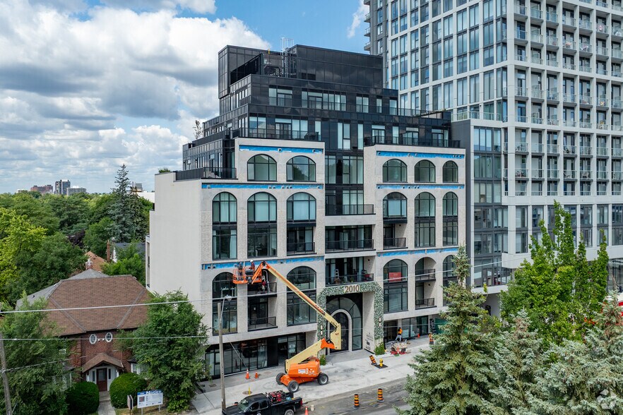 2010 Bathurst St, Toronto, ON à vendre - Photo principale - Image 1 de 3