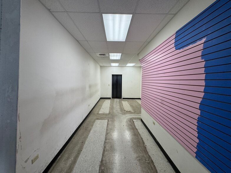 550-552 Nimitz Hwy, Honolulu, HI for lease - Building Photo - Image 2 of 5