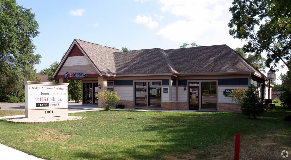 1001 Madison Ave, Fort Atkinson, WI for lease - Primary Photo - Image 1 of 6