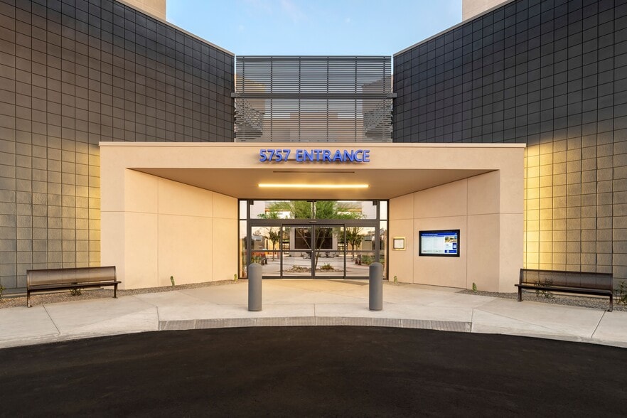 5757 W Thunderbird Rd, Glendale, AZ for lease - Building Photo - Image 1 of 5