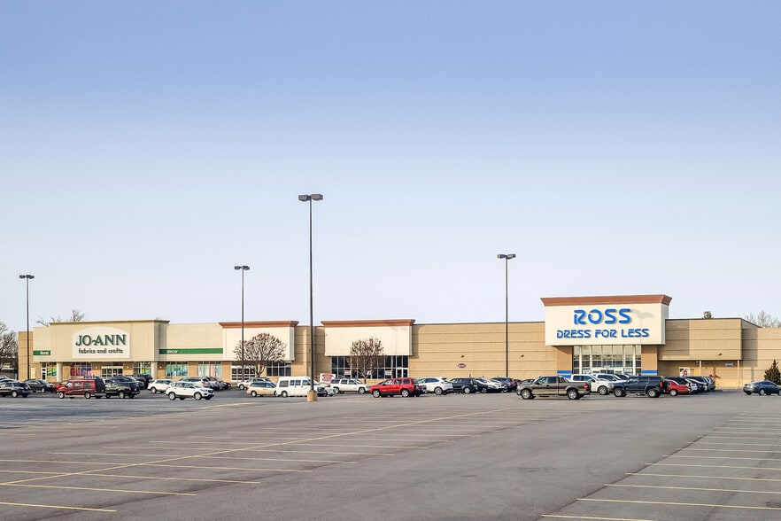 6920-6930 W Kellogg Dr, Wichita, KS for lease - Building Photo - Image 2 of 32