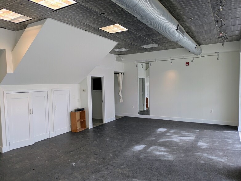 400 W Rosemary St, Chapel Hill, NC for lease - Building Photo - Image 2 of 8