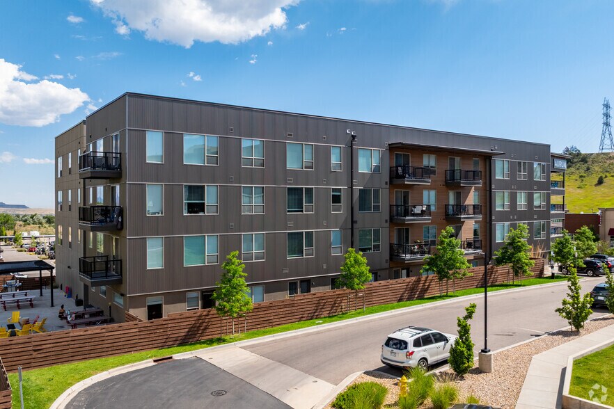 18475 Colfax Ave, Golden, CO à vendre - Photo du bâtiment - Image 3 de 84
