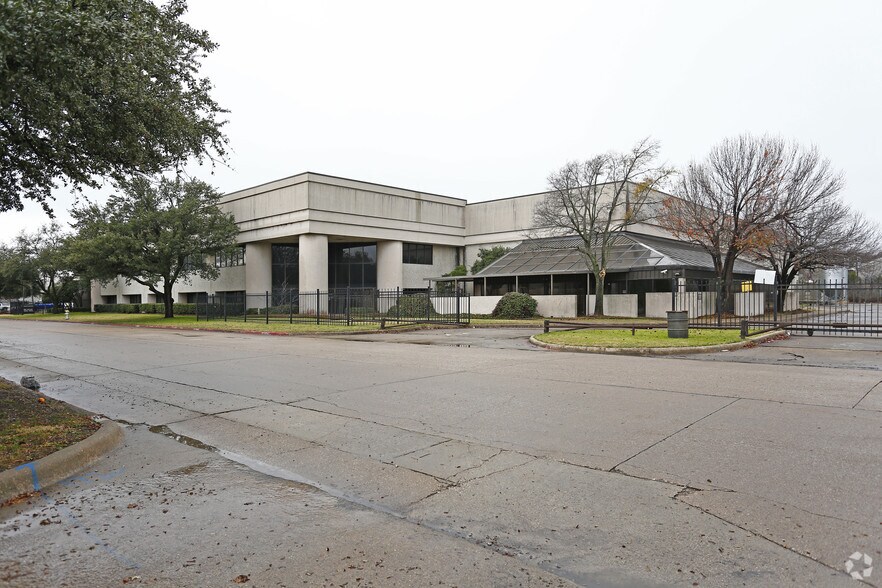 11333 Pagemill Rd, Dallas, TX à vendre - Photo du bâtiment - Image 1 de 12