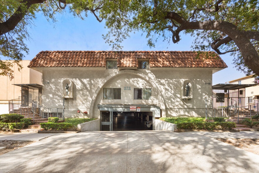 333 Riverdale Dr, Glendale, CA for sale - Building Photo - Image 1 of 22