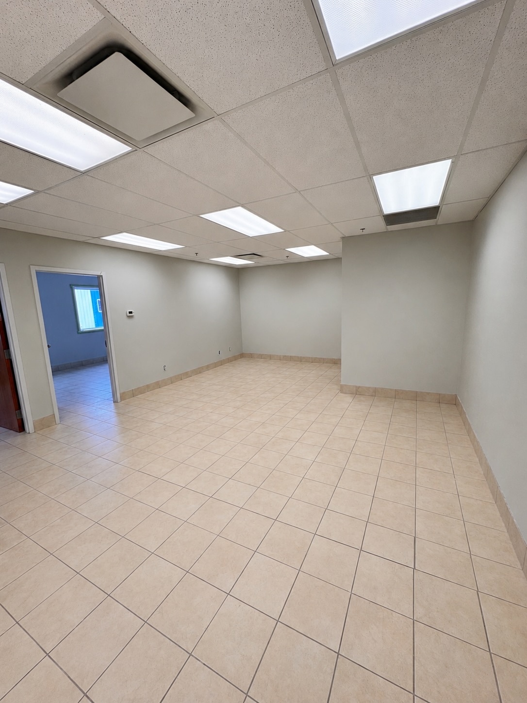 8800 Venture Av SE, Calgary, AB for lease Building Photo- Image 1 of 11