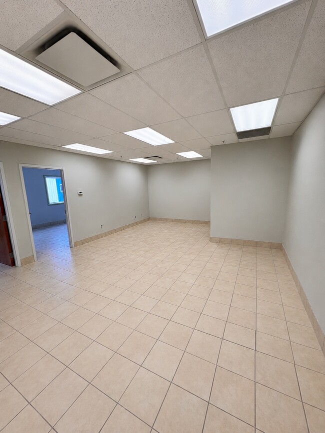 More details for 8800 Venture Av SE, Calgary, AB - Office for Lease