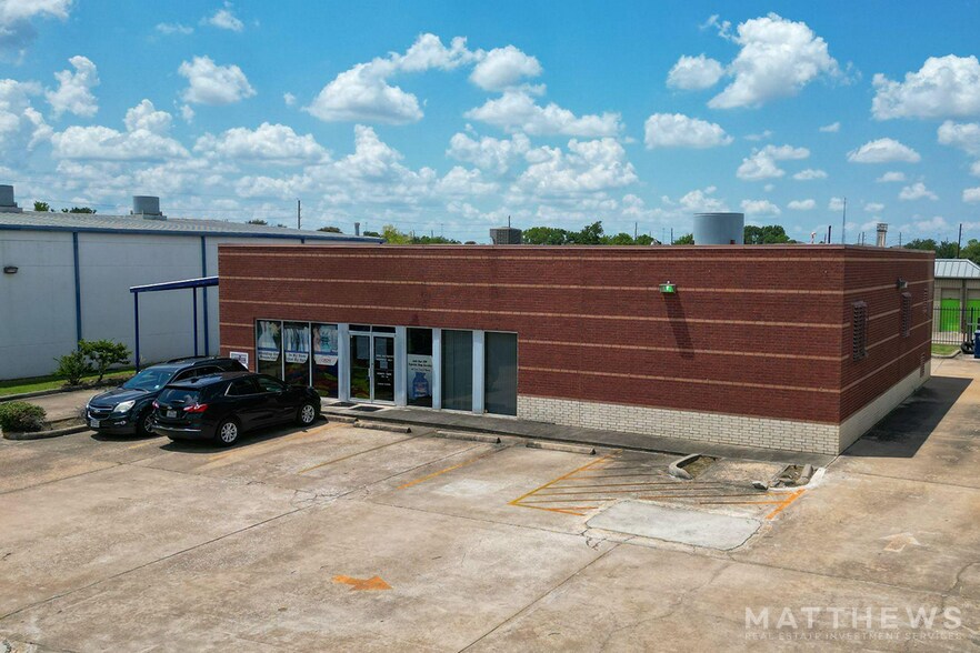 9125 Jones Rd, Houston, TX à vendre - Photo du bâtiment - Image 2 de 3
