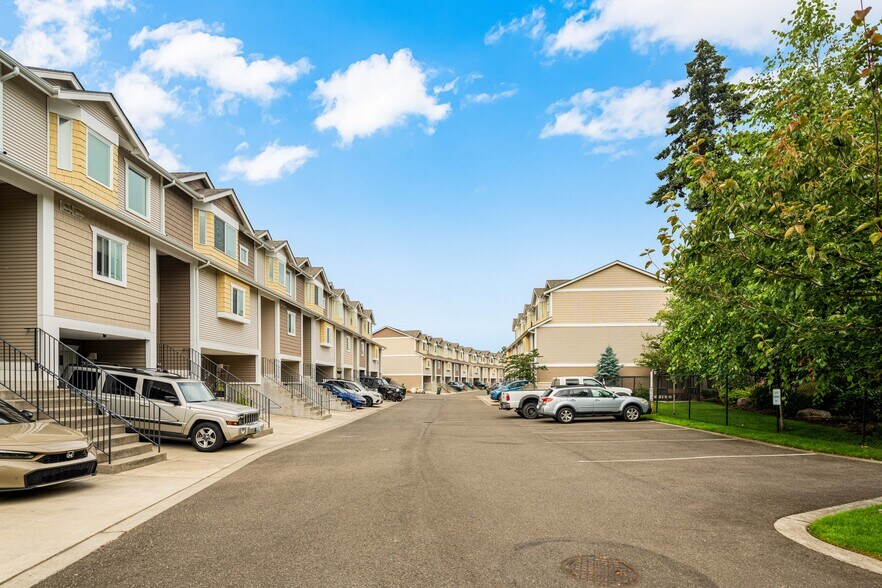 18002 Lipoma Firs E, Puyallup, WA à vendre - Photo du bâtiment - Image 1 de 23