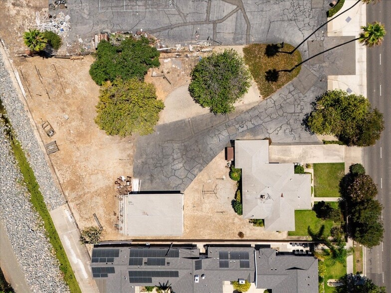 3091 W Orange Ave, Anaheim, CA à vendre - Photo du bâtiment - Image 2 de 5