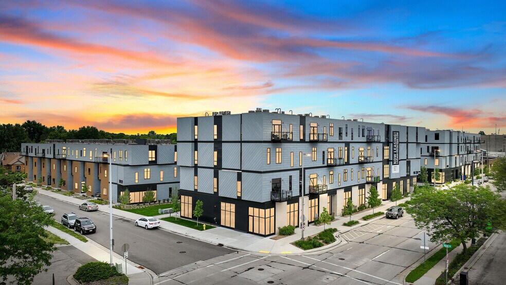 1060 Centerpoint Dr, Stevens Point, WI à louer - Photo du bâtiment - Image 2 de 7