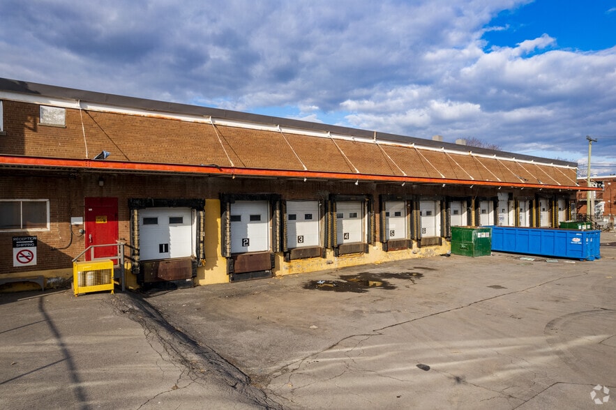 9145 Rue Boivin, Montréal, QC for sale - Building Photo - Image 2 of 8