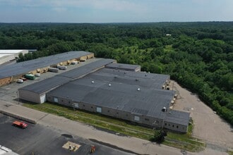 1 Mear Rd, Holbrook, MA à louer Photo intérieure- Image 2 de 11