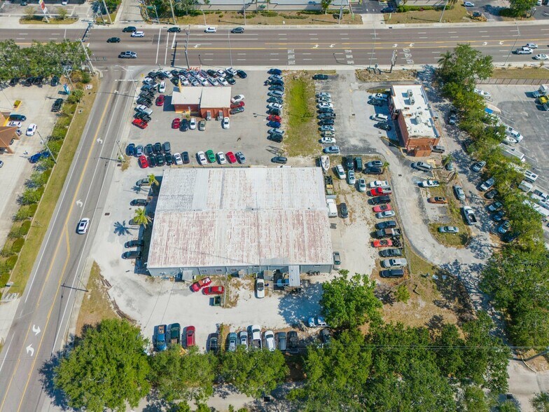 Sawyer / Bee Ridge Offering portefeuille de 3 propriétés à vendre sur LoopNet.ca - Photo du bâtiment - Image 3 de 7