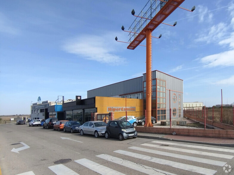 Industrial in Fuenlabrada, MAD for sale - Primary Photo - Image 1 of 20