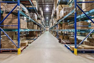 More details for 5660 Rue Ferrier, Mont-Royal, QC - Industrial for Lease