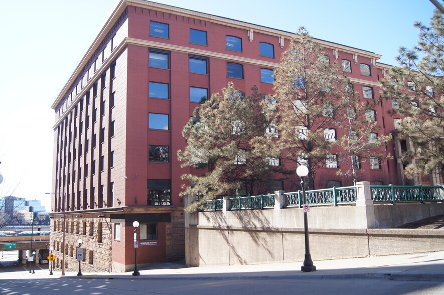 160 Kellogg Blvd E, Saint Paul, MN à vendre - Photo du bâtiment - Image 3 de 13