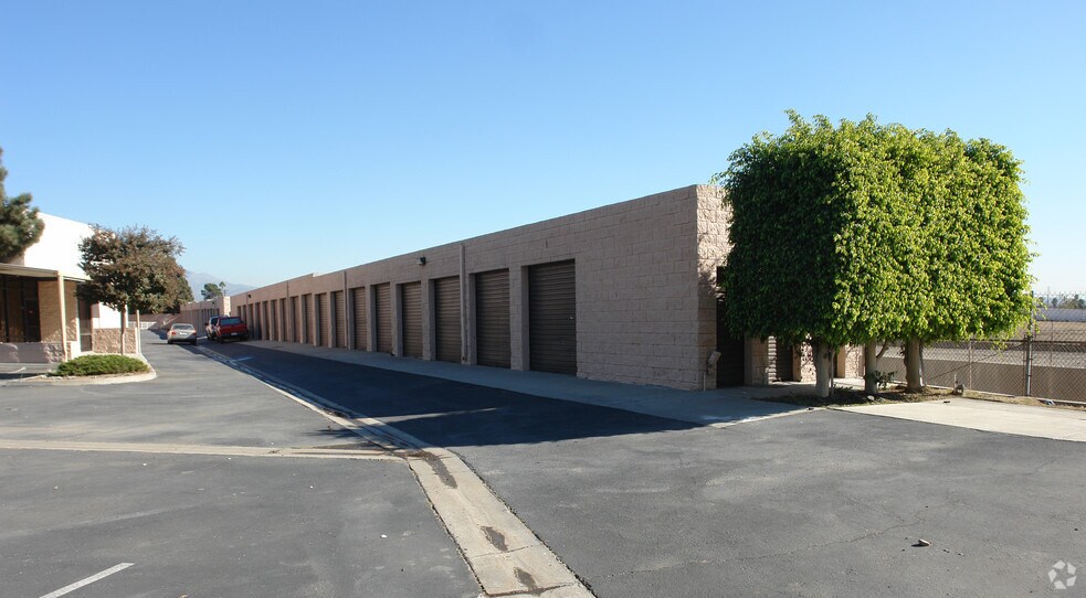 2600 California Ave, Monrovia, CA à louer - Photo du bâtiment - Image 3 de 8