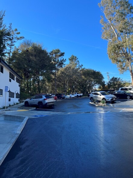335 Spreckels Dr, Aptos, CA for lease - Building Photo - Image 3 of 17